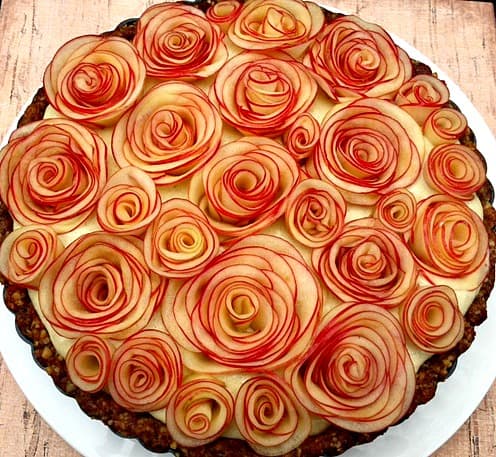 Apple rose tart